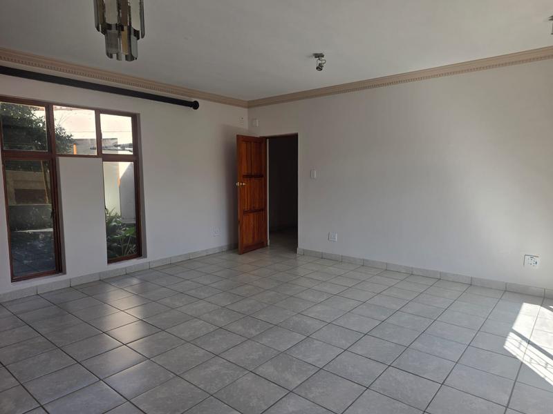5 Bedroom Property for Sale in Birdwood Estate North West